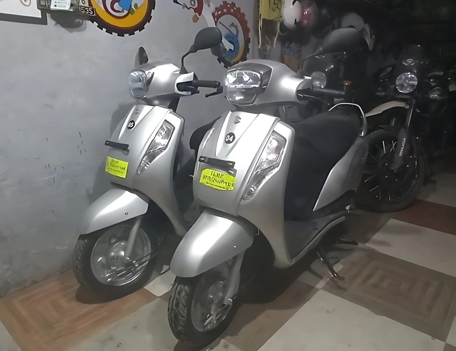 Scooty on rent in Manali