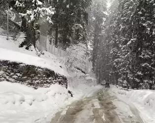 Manali to Hampta Pass Taxi - Road
