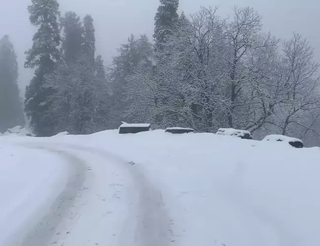 Hampta Pass Manali to Hampta Pass Taxi - Snow